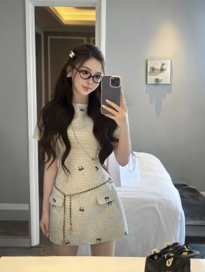 Đầm ngắn tweed chữ A belt xích – sự kiện, công sở | Khiết KD188