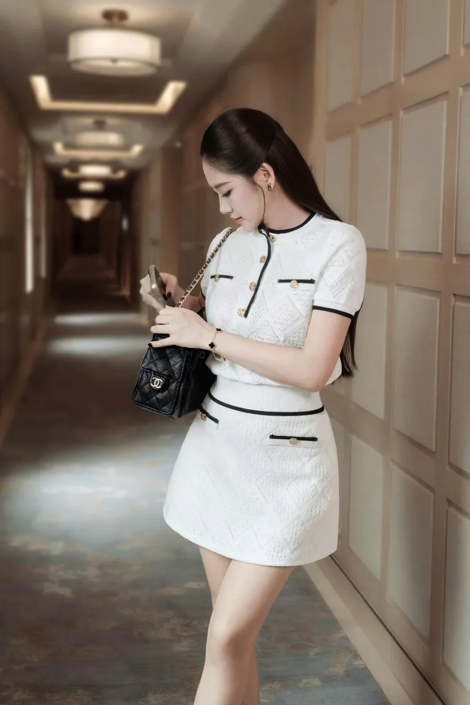 Set áo thun dệt cổ tròn phối viền kết hợp chân váy chữ A năng động, thanh lịch – Dạo phố, đi chơi, cà phê | Khiết KS713C